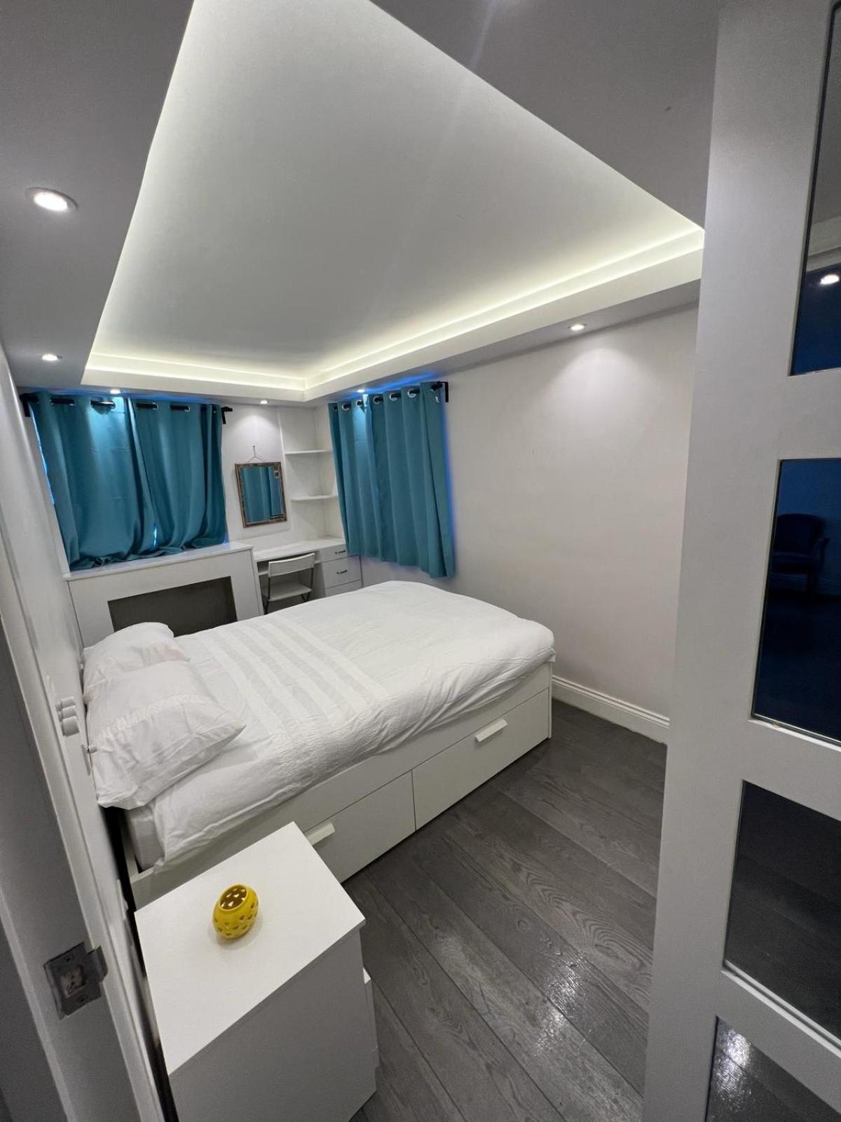 Lovely Chelsea Entire Apartment London City Exterior photo