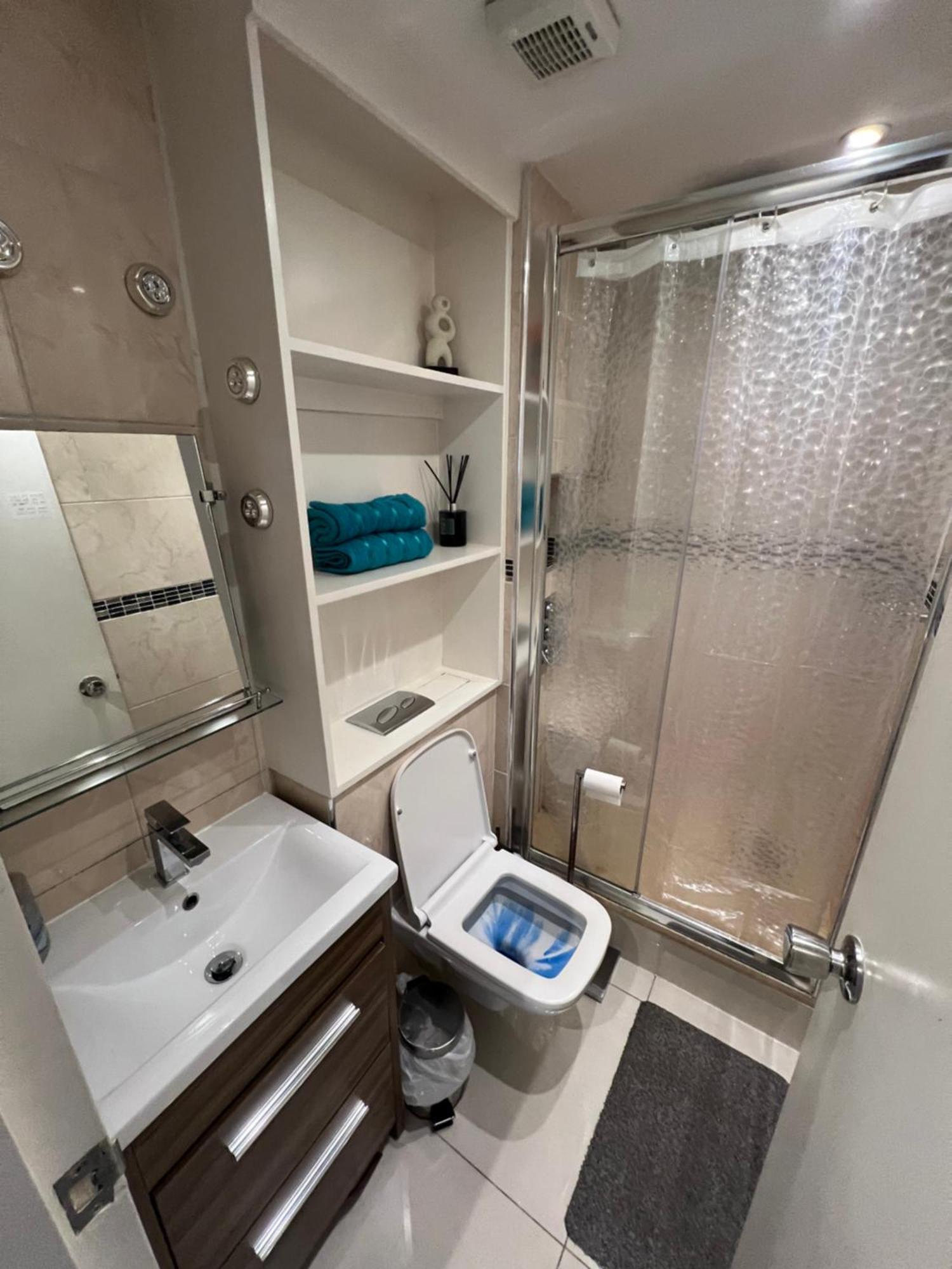 Lovely Chelsea Entire Apartment London City Exterior photo